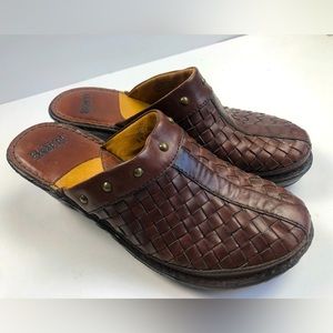 Born Clogs Mules womens size 10. Brown woven clogs